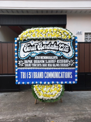 Papan Bunga Duka di Batang Ayumi Jae